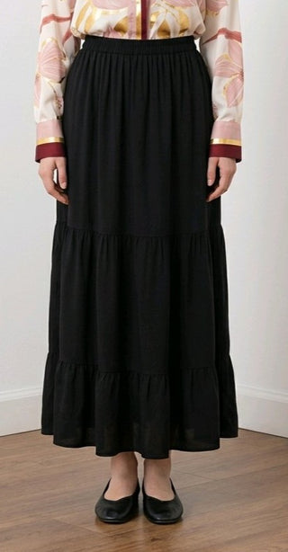 Ensfarvet nederdel Sort