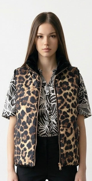 Vendbar vest i leopardprint